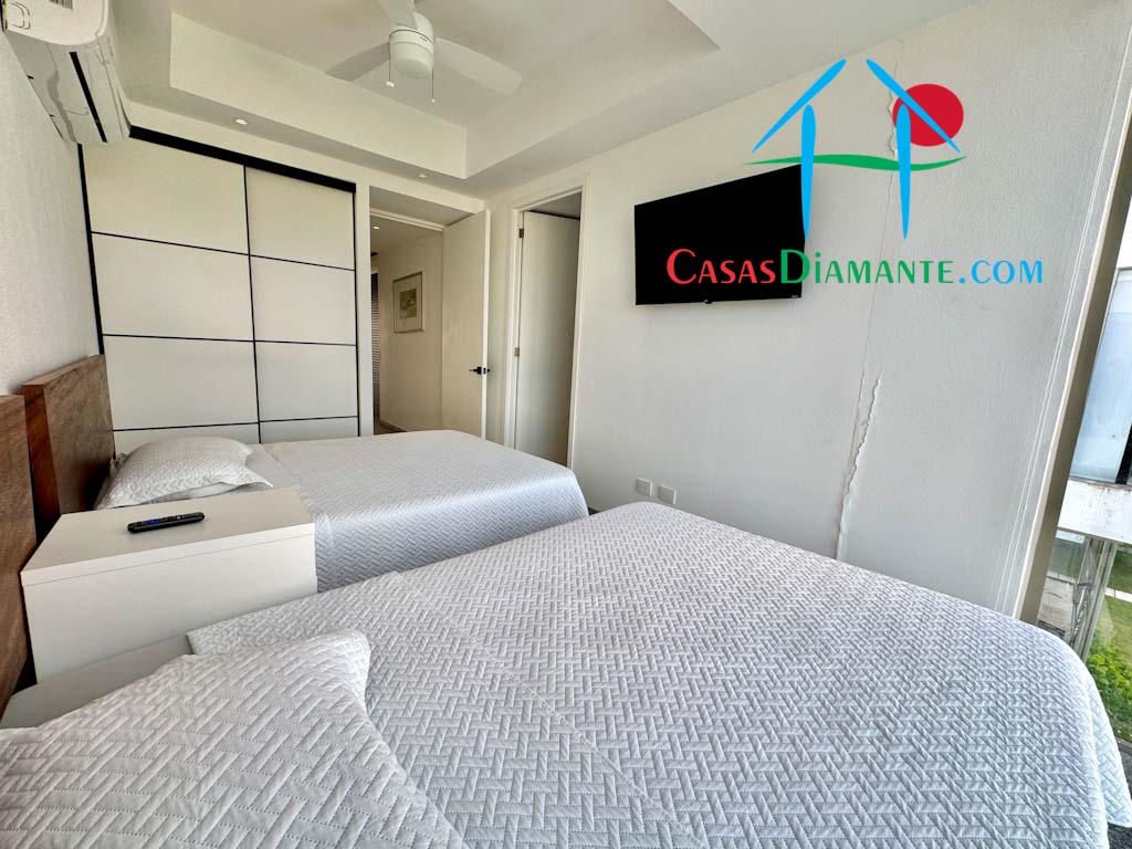 Solar Villas Resort 7 301 - Recámara cuatro 5